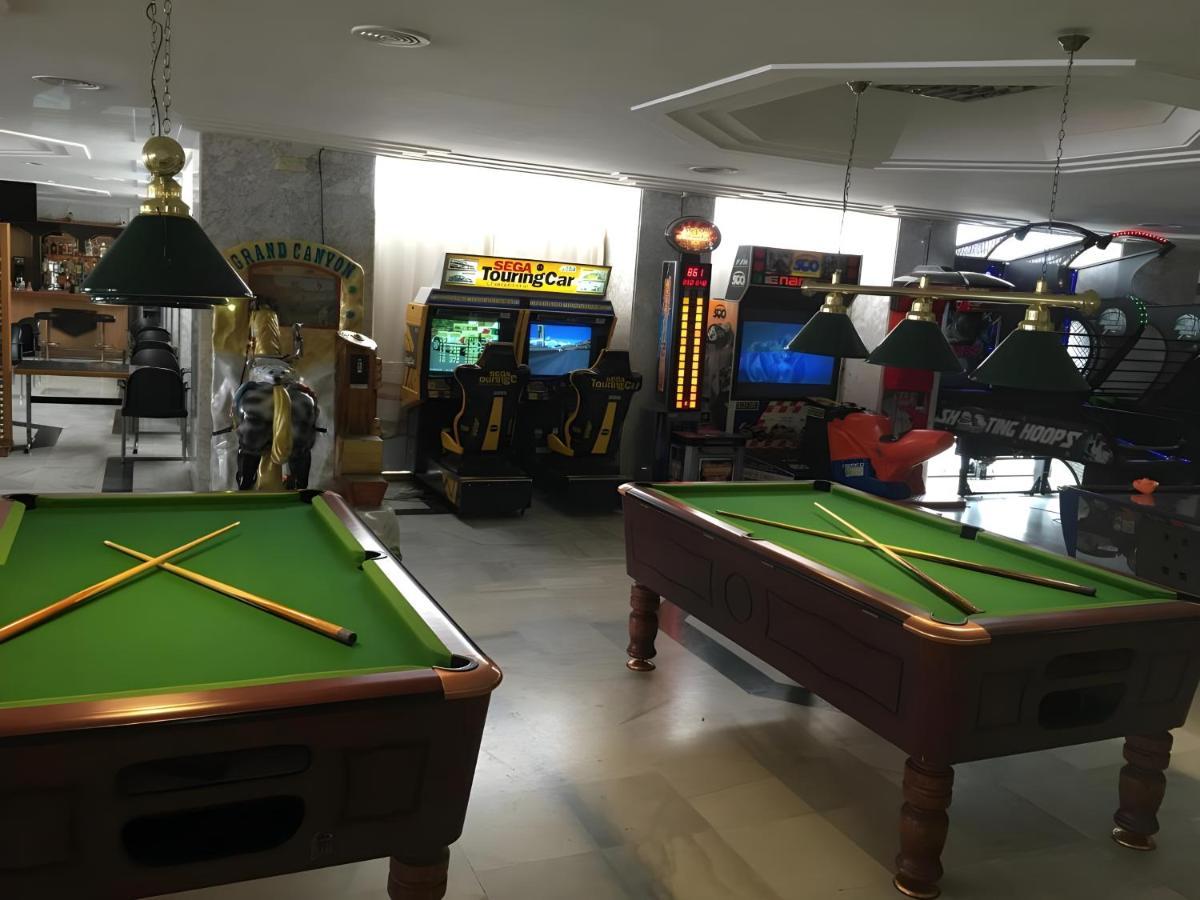 Apartamentos Benalbeach เบนัลมาเดนา ภายนอก รูปภาพ