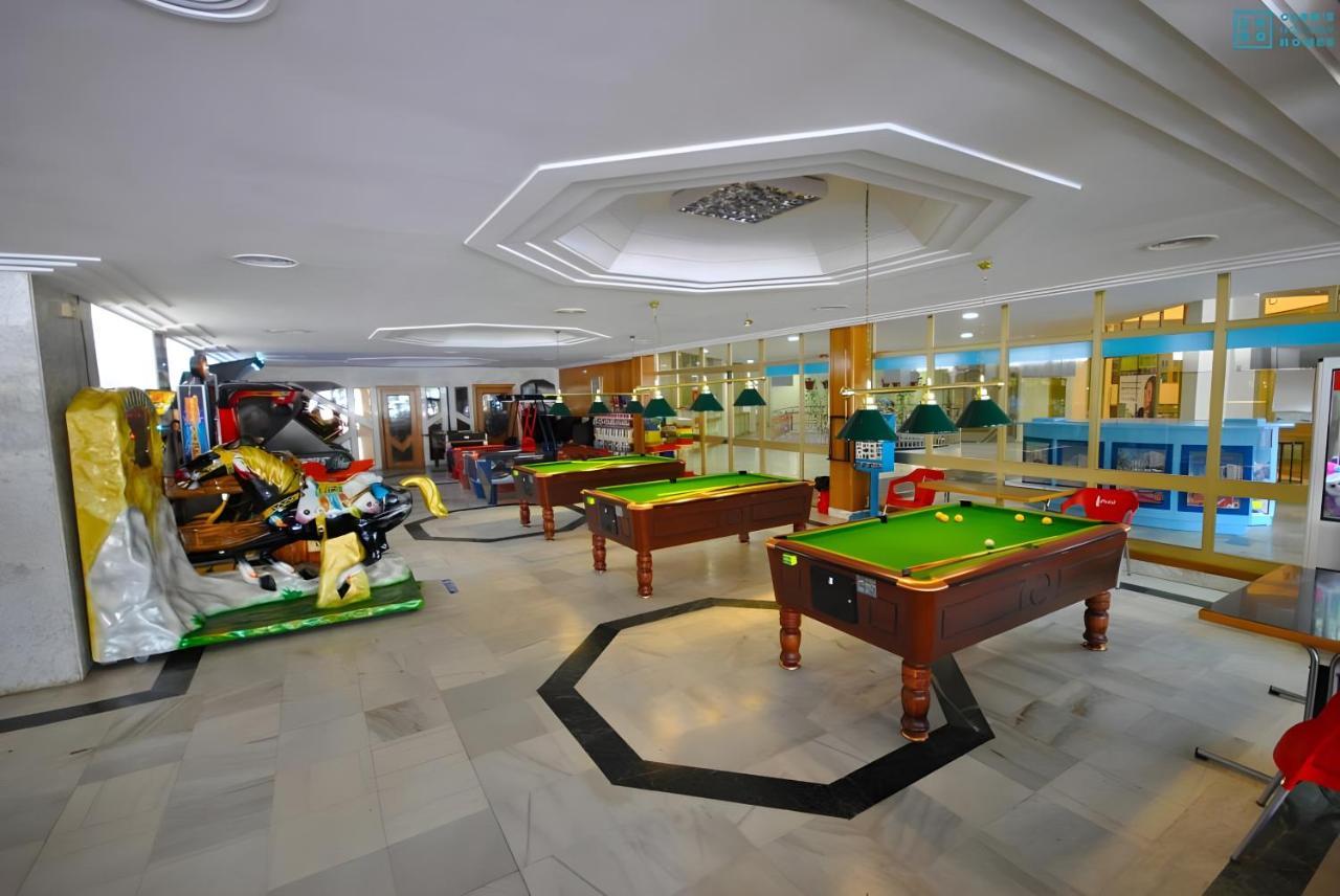 Apartamentos Benalbeach เบนัลมาเดนา ภายนอก รูปภาพ